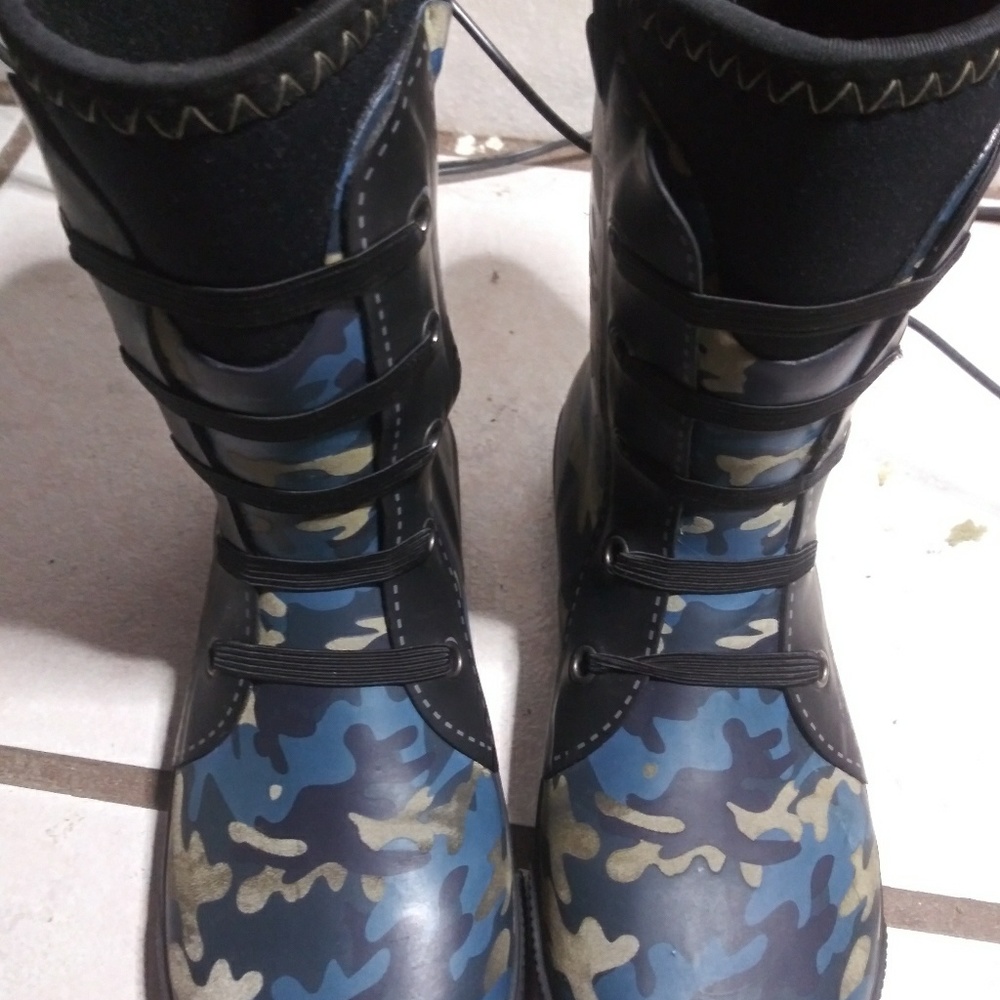Kids rain boots